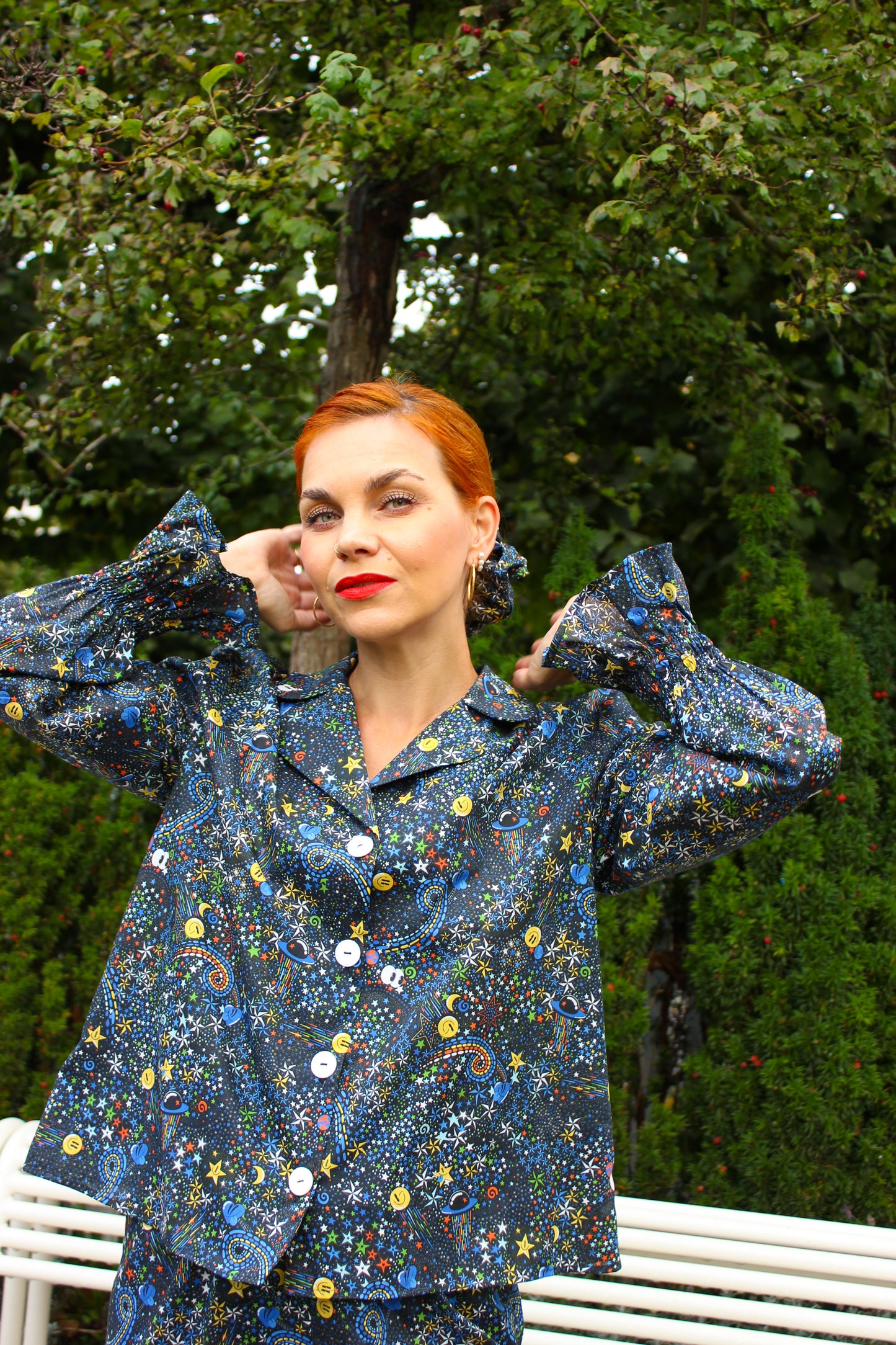 Meringue Scrunchie - Glowy Space Face