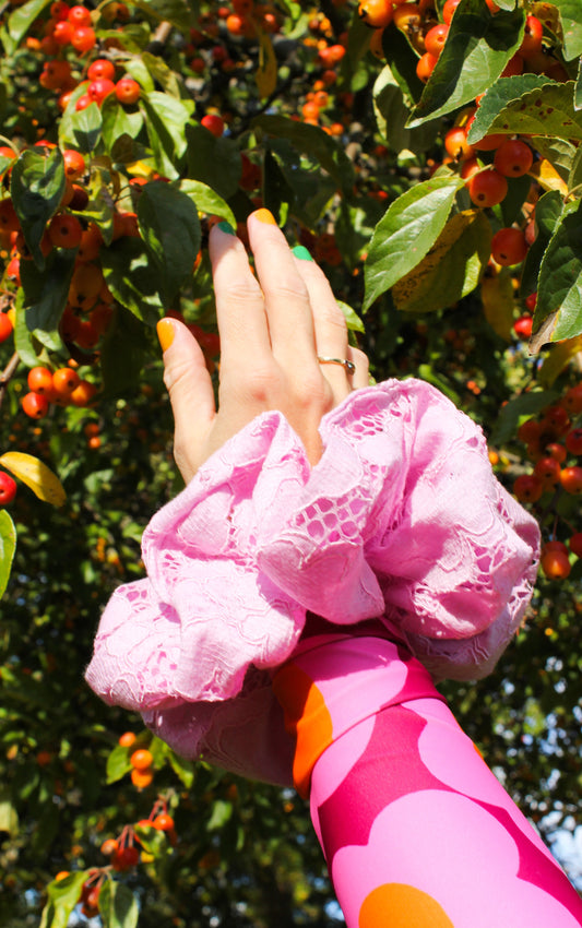 Meringue Scrunchie - Sakura Pink